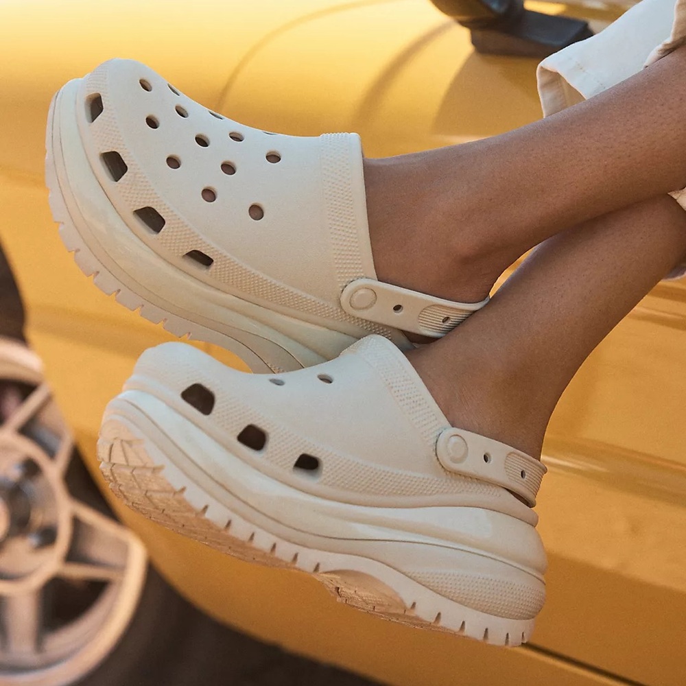 Crocs Mega Crush Bone